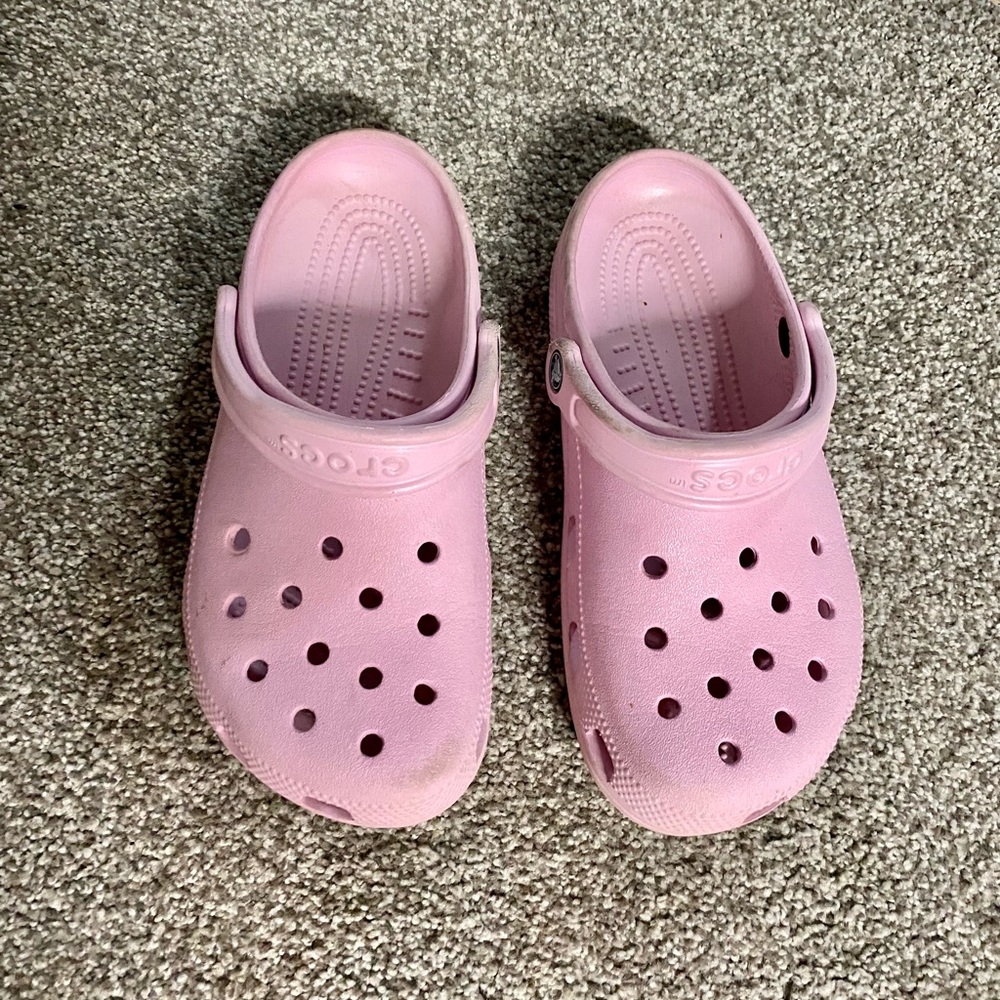 Crocs Size Women’s 7 Light Pink